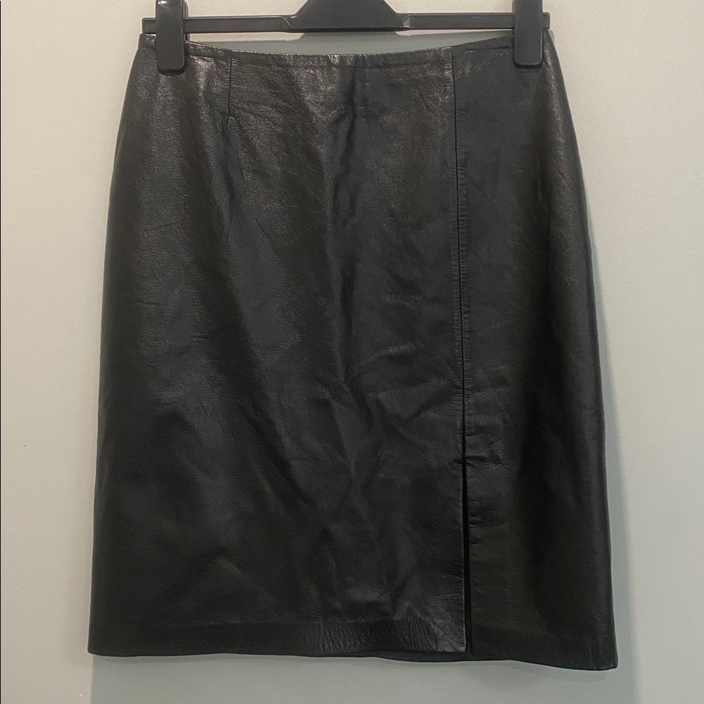 Danier Black Leather Pencil Skirt Side Slit Size 6 Knee Length - Picture 4 of 16